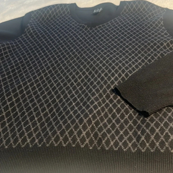Jos. A. Bank Sz M Black & Gray Diamond Jacquard Pattern V-Neck Sweater Wool - Picture 11 of 16
